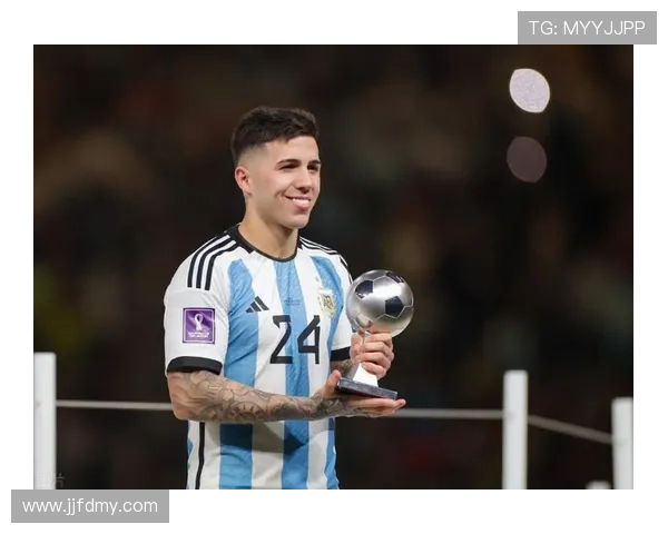 恩佐对阵顶级中场时的比赛掌控力分析