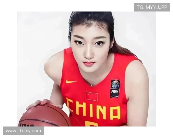 李梦训练完直接拎爱马仕去火锅店，这姐的自律和放纵是两套系统？