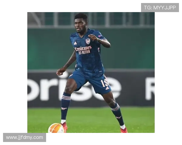 瓦伦西亚财政危机持续：转会操作受限，关键人才流失形势加剧